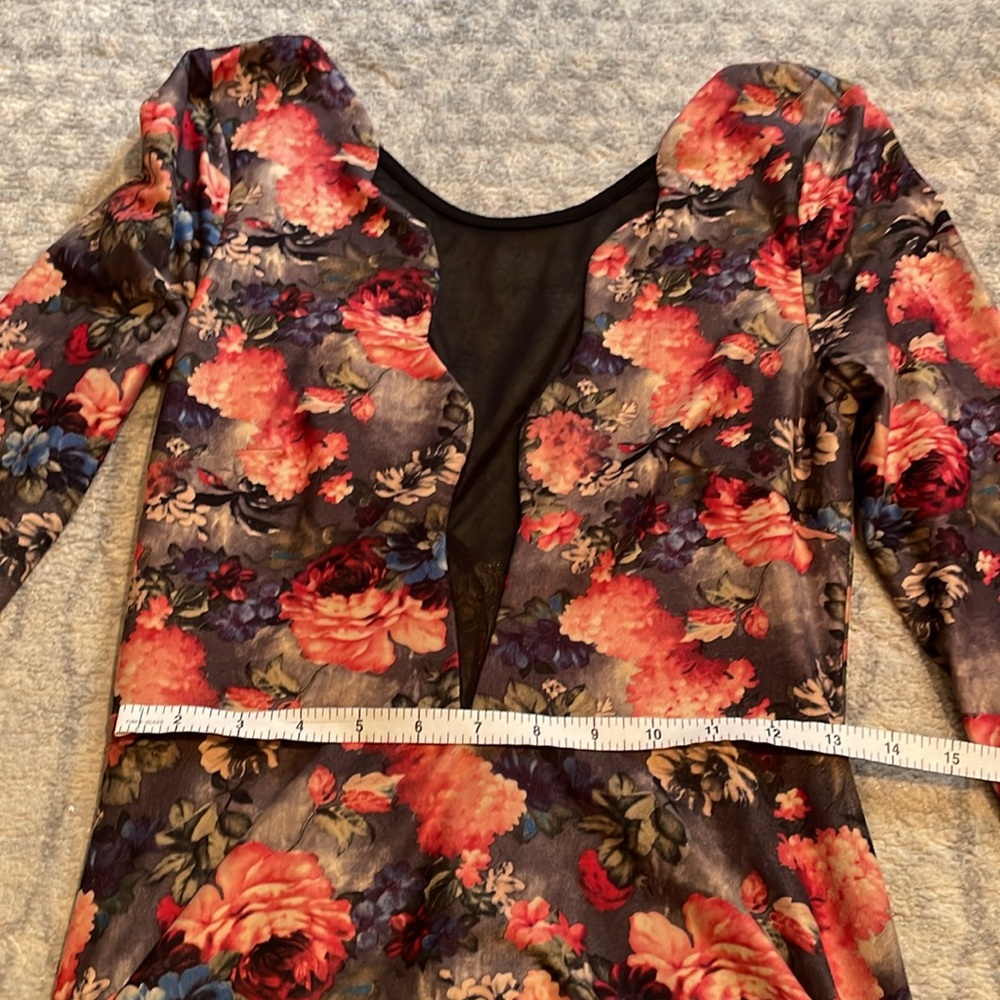 Women dress - Picture 3 of 8